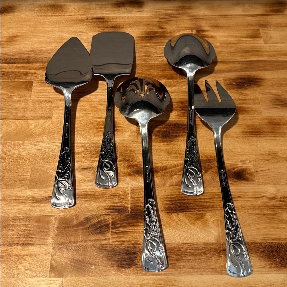 Lenox Holiday Oversized Hostess Serving Set of 5 - Picture 5 of 8